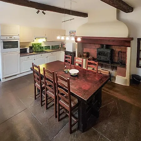 2 Bedroom Awesome In Hébergement de vacances