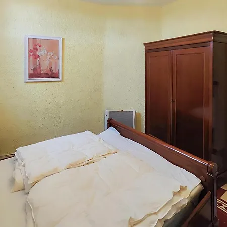 2 Bedroom Amazing In Hébergement de vacances Servian