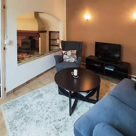 Hébergement de vacances 2 Bedroom Awesome In Servian